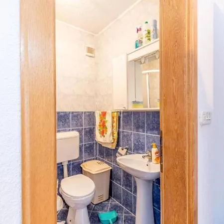 شقة Charming And Cozy Okrug Gornji With Balcony