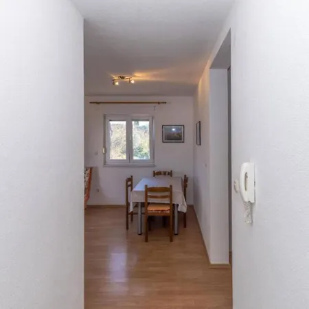 شقة Charming And Cozy Okrug Gornji With Balcony